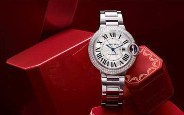 卡地亞怎樣清洗手表鏈里的污垢?