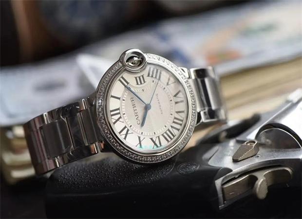 卡地亞手表表盤有水霧該怎么辦？（卡地亞表盤有水霧的解決方法）