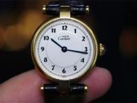 卡地亞腕表皮表帶異味處理與修復(fù)方法