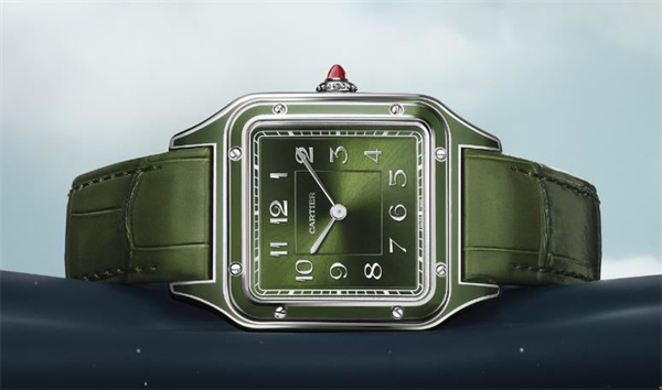 卡地亞腕表不慎進(jìn)水？速學(xué)專業(yè)解決之道，守護(hù)您的時(shí)間藝術(shù)（圖）